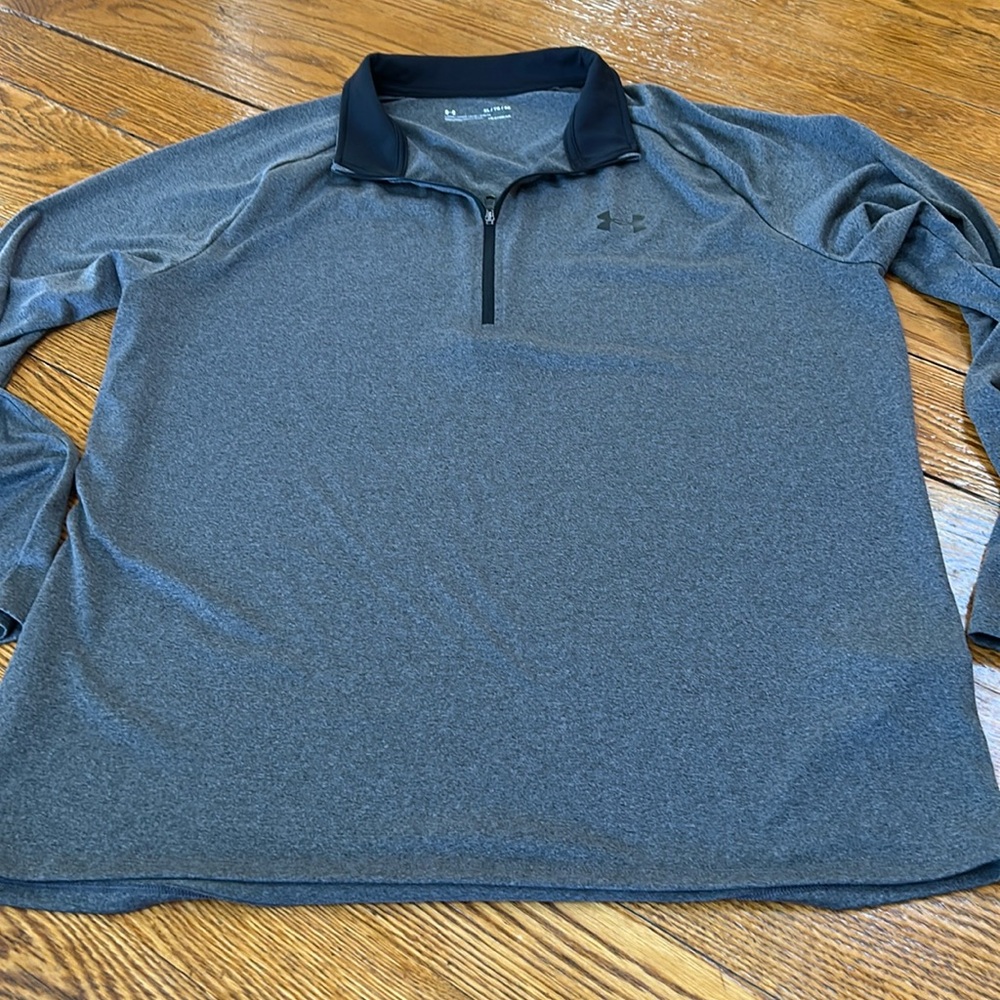 Under Armour Heat Gear 1/2 zip training gear shirt. Gray & black. Size XL.